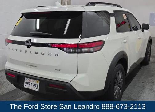 Pearl White Tricoat 2022 Nissan Pathfinder SV 2WD