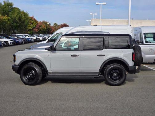 Avalanche Gray 2026 Ford Bronco Outer Banks