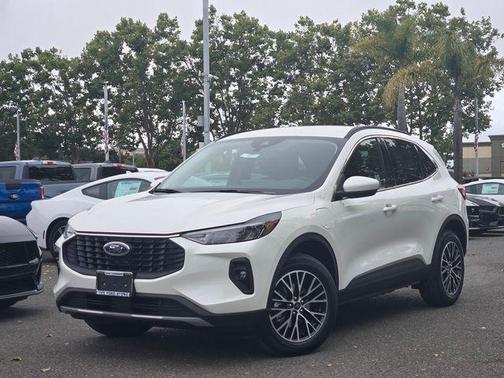 2025 Ford Escape PHEV SE