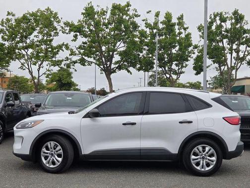 Oxford White 2022 Ford Escape S