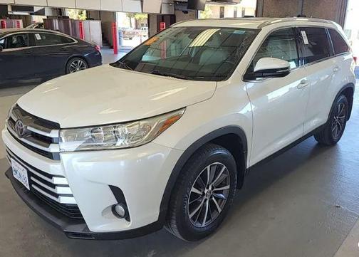 Blizzard Pearl 2019 Toyota Highlander XLE