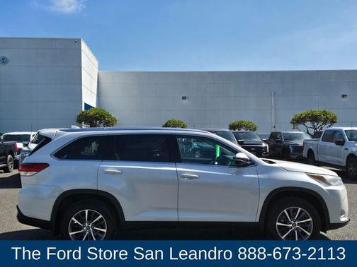 Blizzard Pearl 2019 Toyota Highlander XLE
