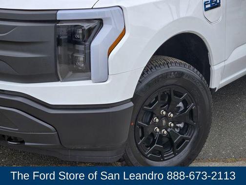 2025 Ford F-150 Lightning Pro