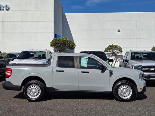 Velocity Blue Metallic 2022 Ford Maverick XL