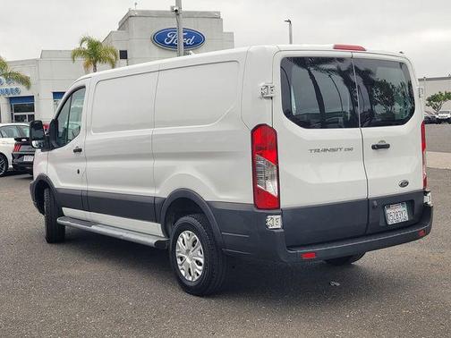 Oxford White 2018 Ford Transit-250 Base