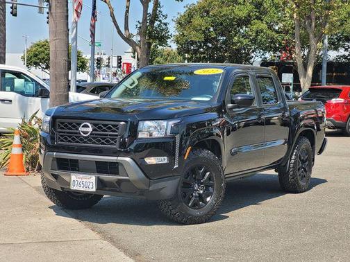 2022 Nissan Frontier SV