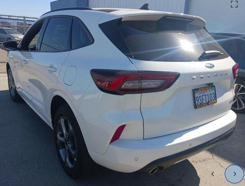 Star White Metallic Tri-Coat 2023 Ford Escape ST-Line Select