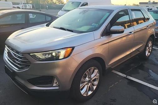 Iconic Silver Metallic 2022 Ford Edge Titanium