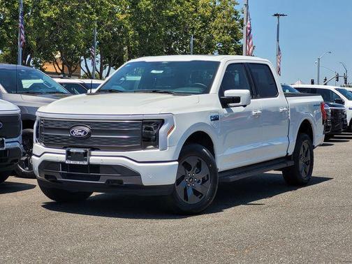 2025 Ford F-150 Lightning LARIAT