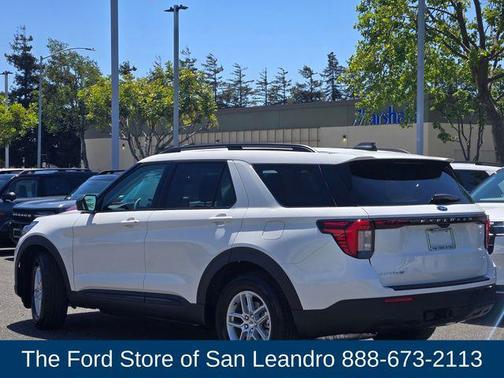 Star White Metallic Tri-Coat 2026 Ford Explorer Active