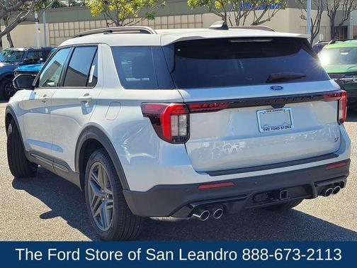 Star White Metallic Tri-Coat 2026 Ford Explorer ST
