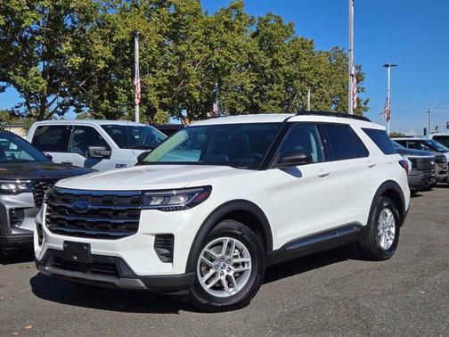 2025 Ford Explorer Active
