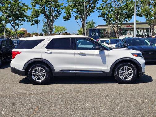 Oxford White 2020 Ford Explorer XLT