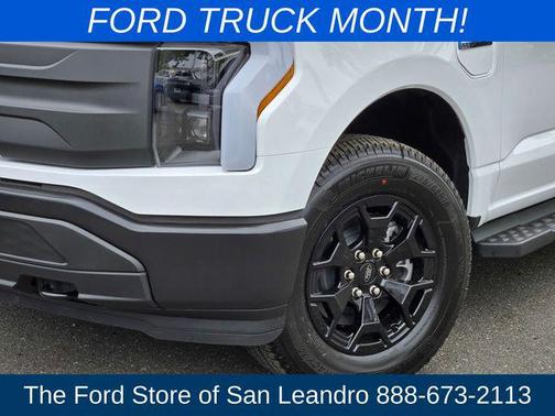 2025 Ford F-150 Lightning Pro