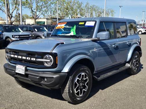 2025 Ford Bronco Outer Banks