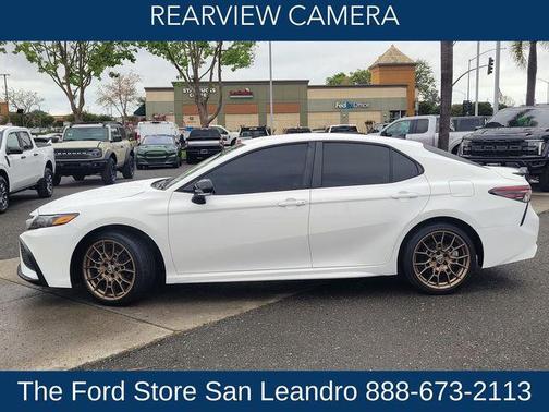 Ice Cap 2024 Toyota Camry SE