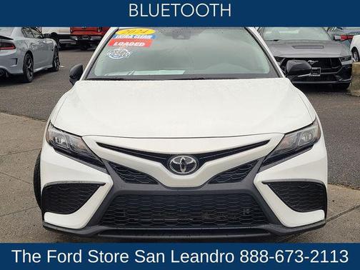 Ice Cap 2024 Toyota Camry SE