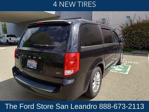 Black Onyx Crystal Pearlcoat 2020 Dodge Grand Caravan SXT