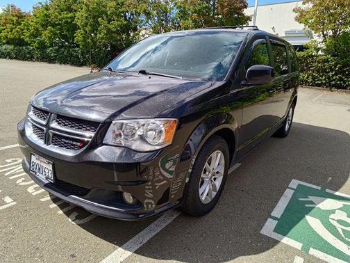 Black Onyx Crystal Pearlcoat 2020 Dodge Grand Caravan SXT