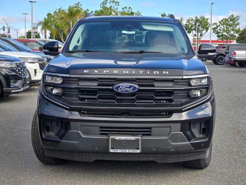 Agate Black Metallic 2026 Ford Expedition Max Active 4x4