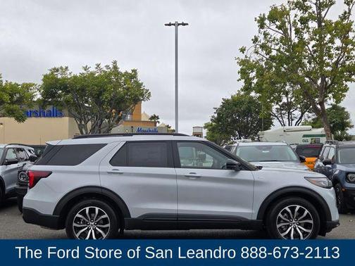 Space White Metallic 2026 Ford Explorer ST-Line