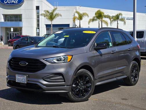 2022 Ford Edge SE