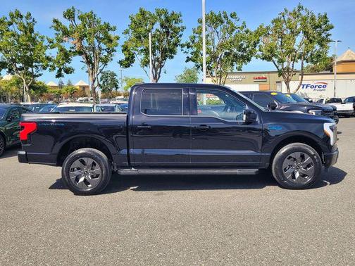 Agate Black Metallic 2024 Ford F-150 Lightning LARIAT