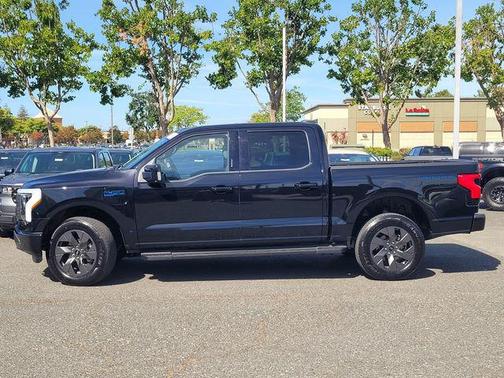 Agate Black Metallic 2024 Ford F-150 Lightning LARIAT