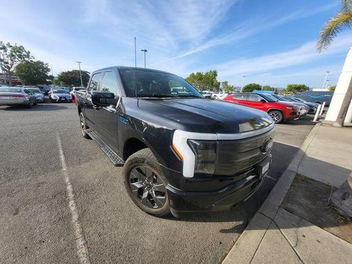 Agate Black Metallic 2024 Ford F-150 Lightning LARIAT