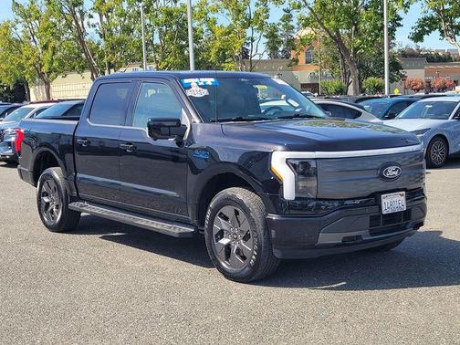 Agate Black Metallic 2024 Ford F-150 Lightning LARIAT