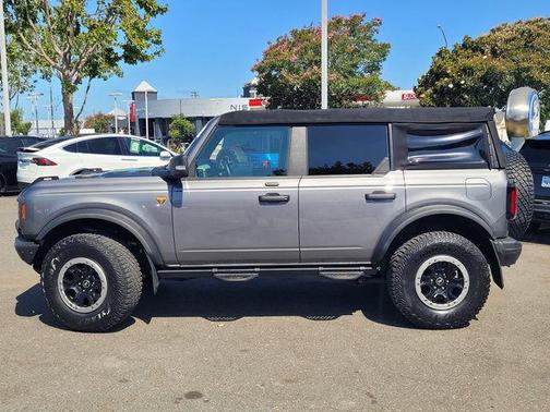 Carbonized Gray Metallic 2021 Ford Bronco Badlands