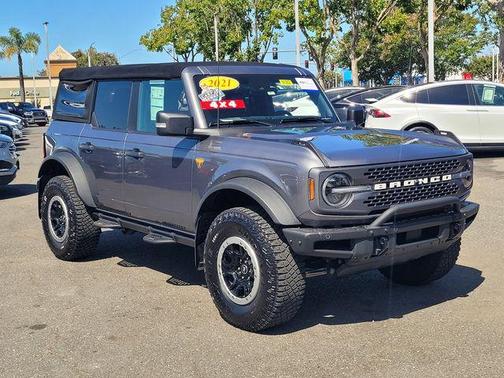 Carbonized Gray Metallic 2021 Ford Bronco Badlands