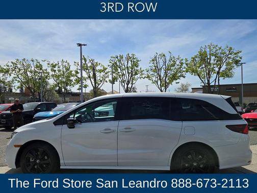 Platinum White Pearl 2023 Honda Odyssey Sport