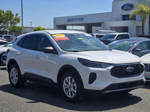Oxford White 2023 Ford Escape Active