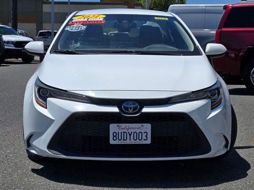 Super White 2021 Toyota Corolla Hybrid LE