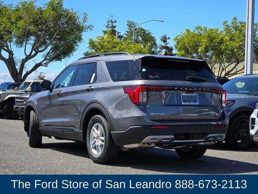 Carbonized Gray Metallic 2026 Ford Explorer Active