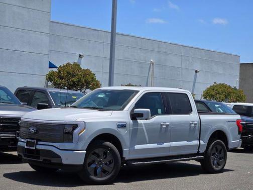 2025 Ford F-150 Lightning LARIAT