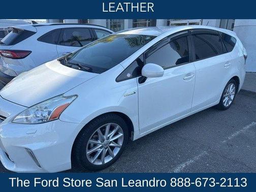 2014 Toyota Prius v Five