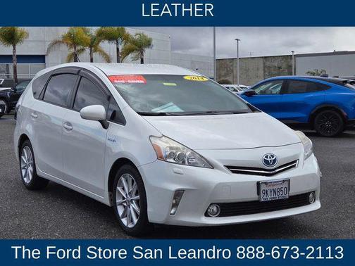 2014 Toyota Prius v Five