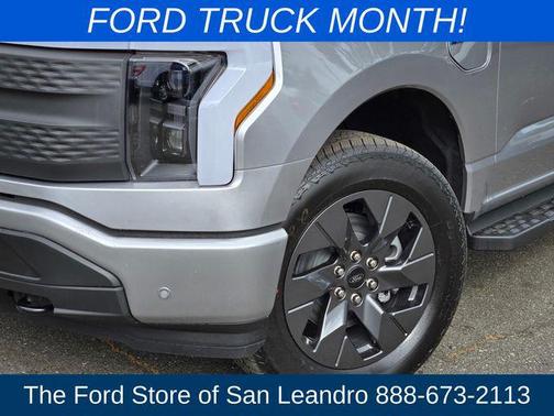 2025 Ford F-150 Lightning Flash