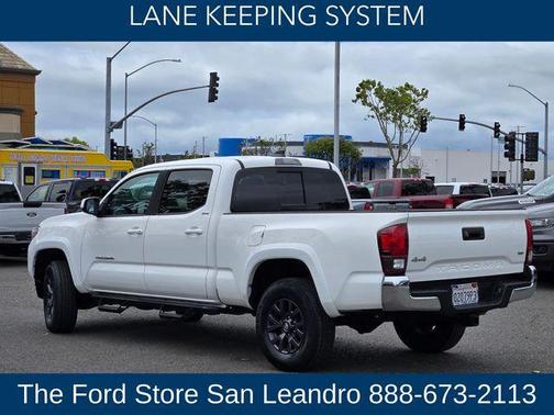 White 2022 Toyota Tacoma SR5