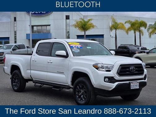White 2022 Toyota Tacoma SR5