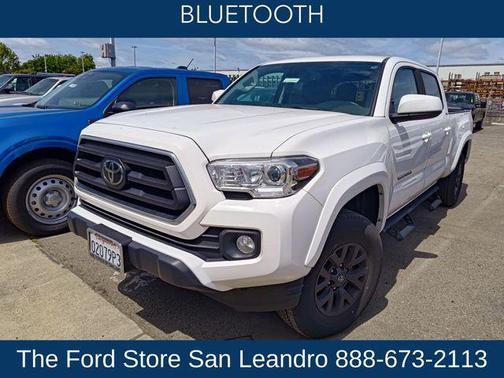 White 2022 Toyota Tacoma SR5