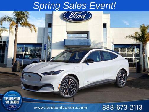 Star White Metallic Tri-Coat 2025 Ford Mustang Mach-E Premium