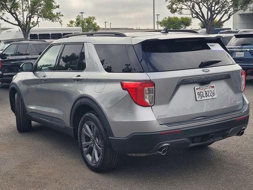 Iconic Silver Metallic 2023 Ford Explorer XLT