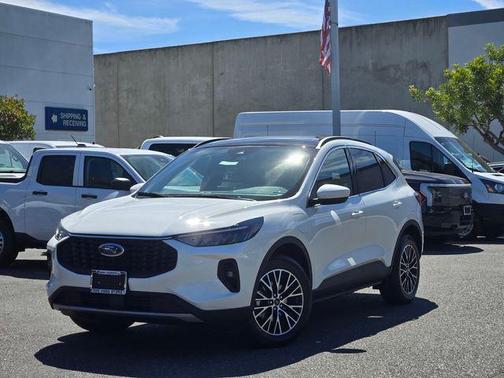 2025 Ford Escape PHEV SE