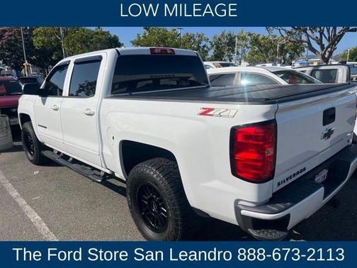 Summit White 2018 Chevrolet Silverado 1500 LT