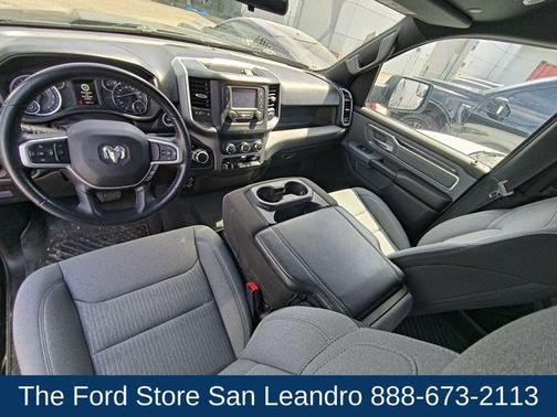 Diamond Black Crystal Pearlcoat 2023 RAM 1500 Big Horn/Lone Star