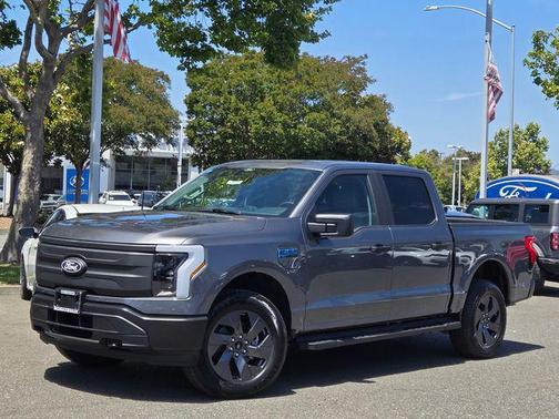 2025 Ford F-150 Lightning Pro