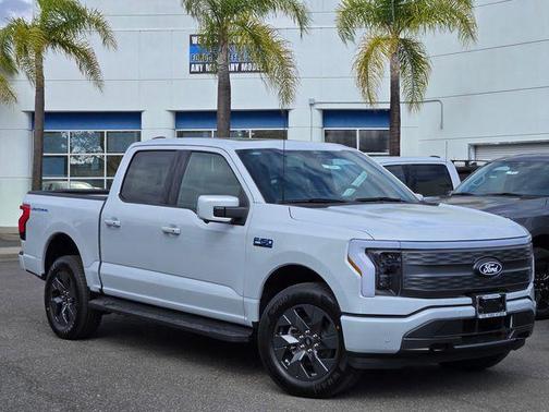 2025 Ford F-150 Lightning LARIAT